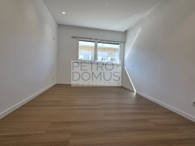 Apartamento T2 para Venda em Parceiros e Azoia Foto 8