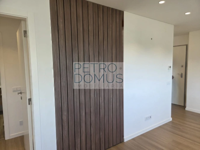 Apartamento T2 para Venda em Parceiros e Azoia Foto 14