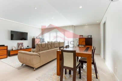 Apartamento T3 para Venda em Póvoa de Santa Iria e Forte da Casa
