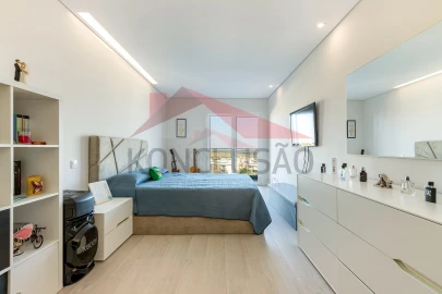 Apartamento T3 para Venda em Póvoa de Santa Iria e Forte da Casa