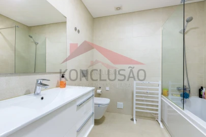 Apartamento T3 para Venda em Póvoa de Santa Iria e Forte da Casa