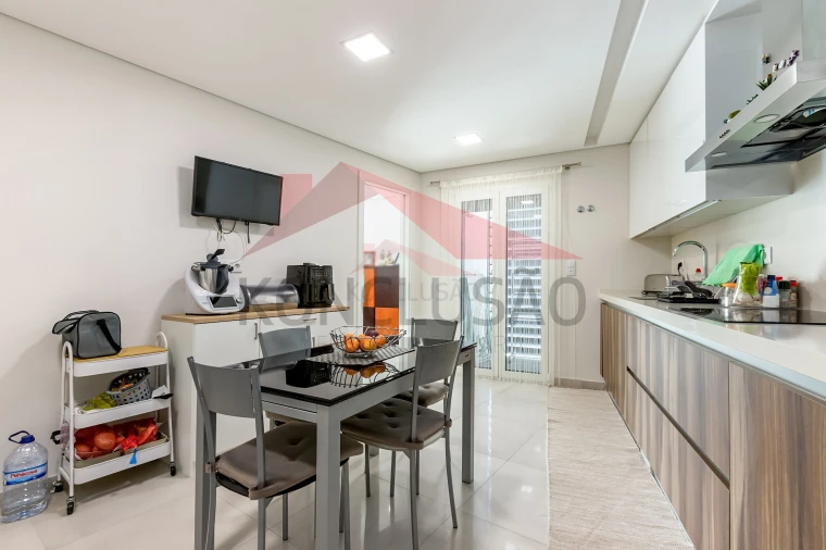 Apartamento T3 para Venda em Póvoa de Santa Iria e Forte da Casa Foto 3