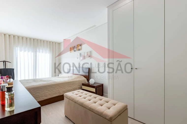 Apartamento T3 para Venda em Póvoa de Santa Iria e Forte da Casa Foto 18