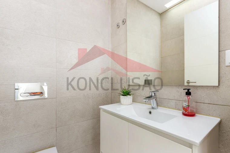 Apartamento T3 para Venda em Póvoa de Santa Iria e Forte da Casa Foto 9