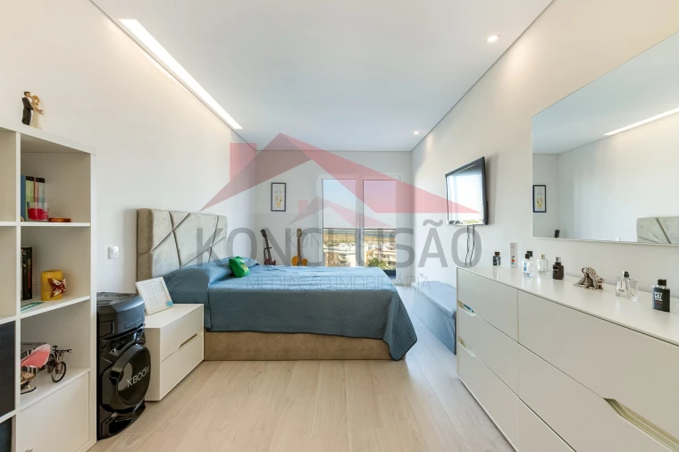 Apartamento T3 para Venda em Póvoa de Santa Iria e Forte da Casa Foto 14