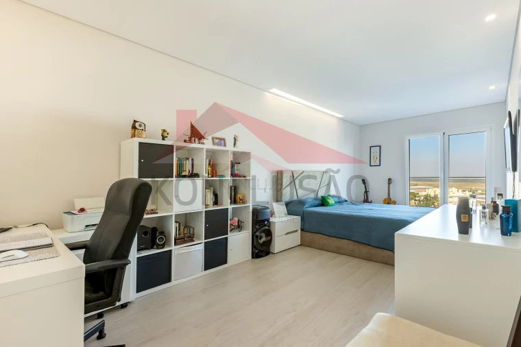 Apartamento T3 para Venda em Póvoa de Santa Iria e Forte da Casa Foto 13