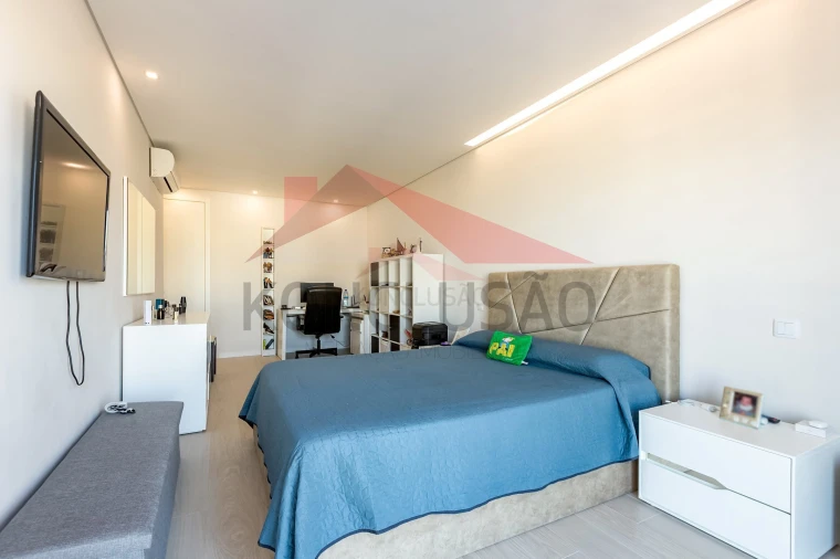 Apartamento T3 para Venda em Póvoa de Santa Iria e Forte da Casa Foto 15