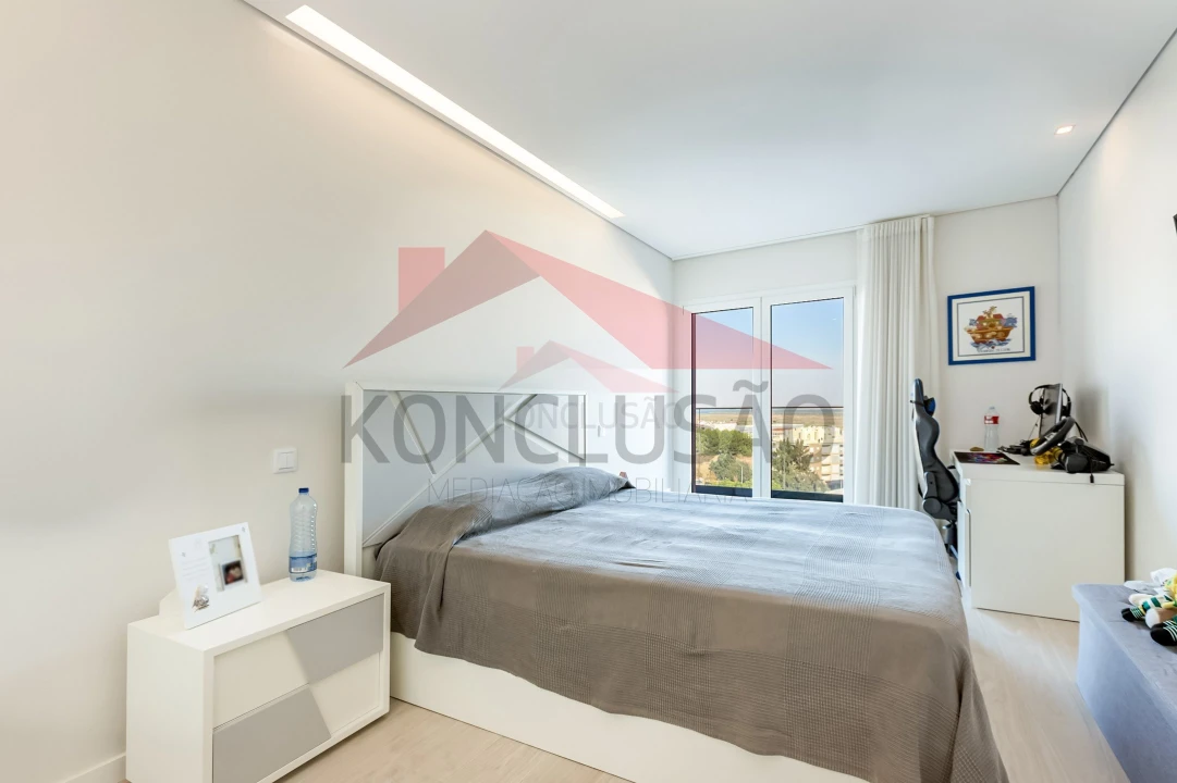 Apartamento T3 para Venda em Póvoa de Santa Iria e Forte da Casa Foto 10