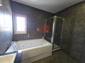 Moradia T5 para Venda em Enxara do Bispo, Gradil e Vila Franca do Rosário