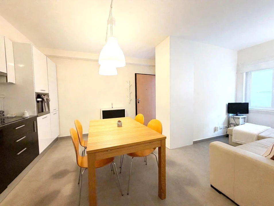 Apartamento T1 para Venda em Sesimbra (Santiago) Foto 9