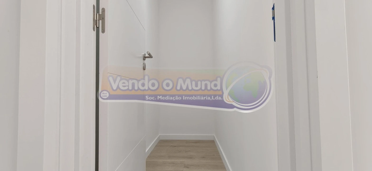 Apartamento T2 para Venda em Venteira Foto 19