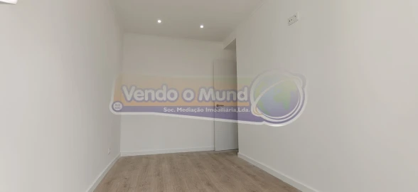Apartamento T2 para Venda em Venteira