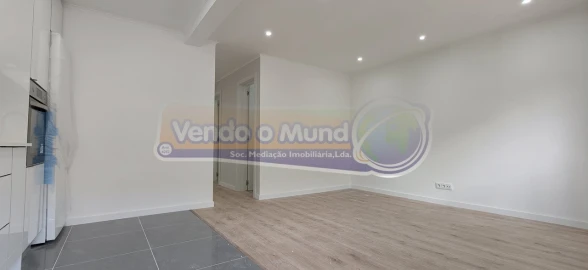 Apartamento T2 para Venda em Venteira