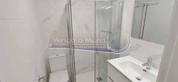 Apartamento T2 para Venda em Venteira