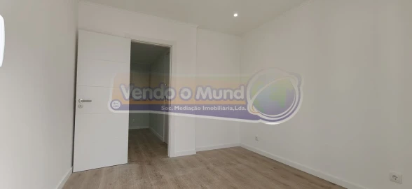 Apartamento T2 para Venda em Venteira