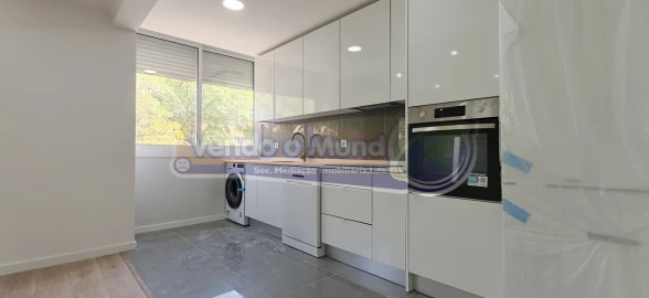 Apartamento T2 para Venda em Venteira