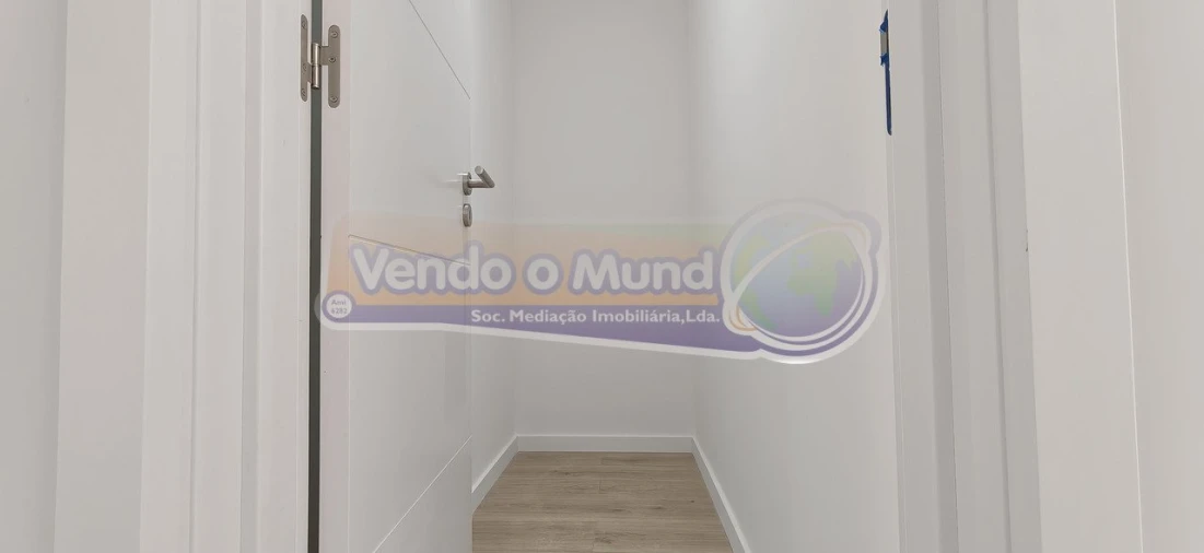 Apartamento T2 para Venda em Venteira Foto 19