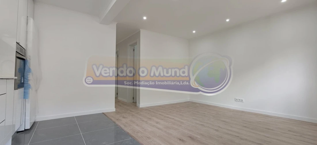 Apartamento T2 para Venda em Venteira Foto 6