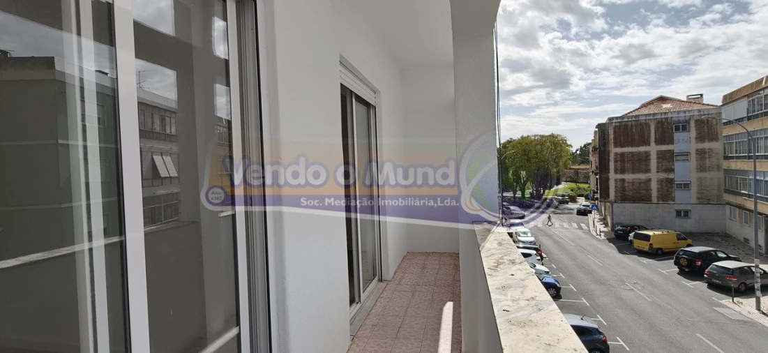 Apartamento T2 para Venda em Venteira Foto 11