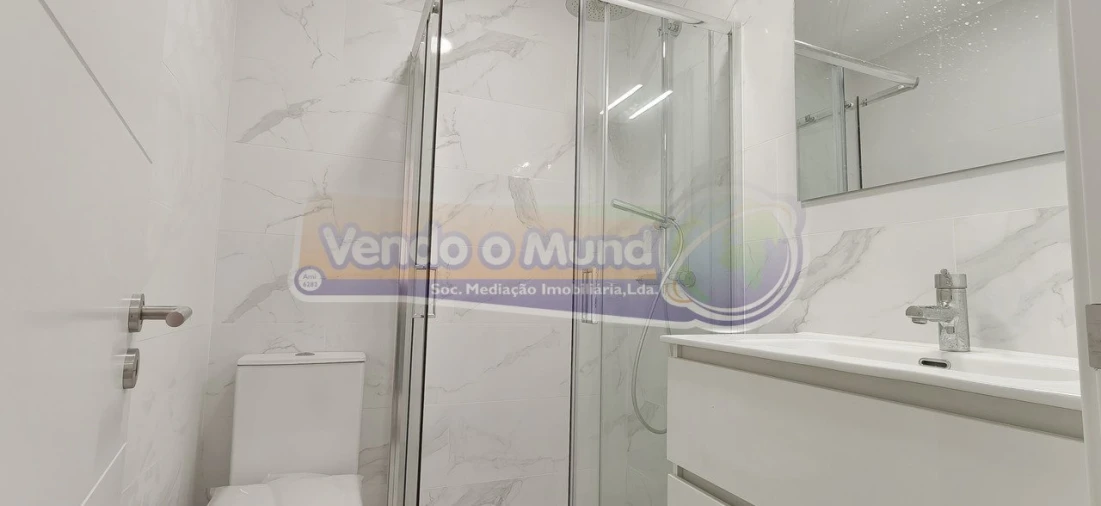 Apartamento T2 para Venda em Venteira Foto 16