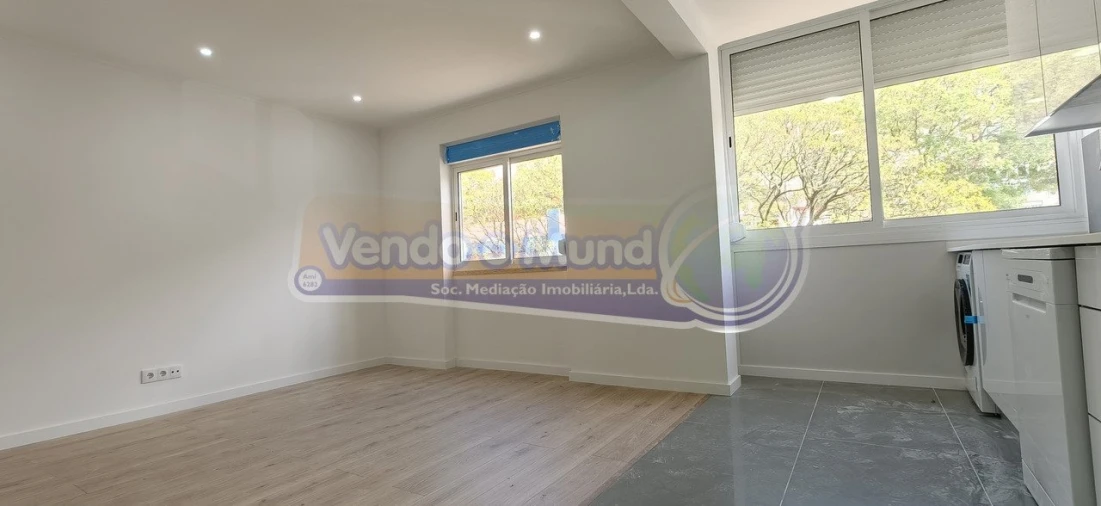Apartamento T2 para Venda em Venteira Foto 7