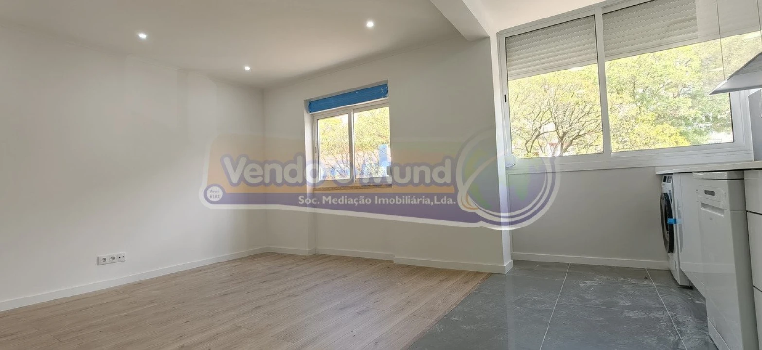 Apartamento T2 para Venda em Venteira Foto 7