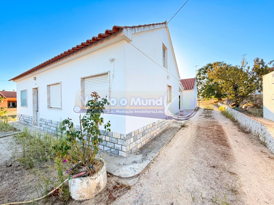 Moradia T2 para Venda em Coruche, Fajarda e Erra Foto 1