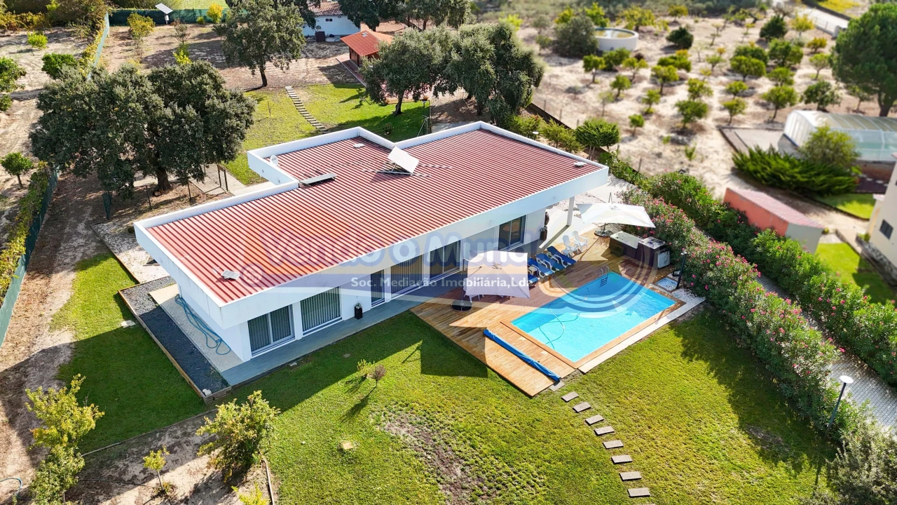 Moradia T2 para Venda em Salvaterra de Magos e Foros de Salvaterra Foto 1