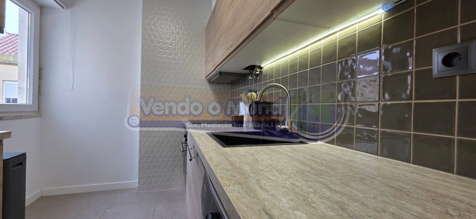 Apartamento T1 para Venda em Póvoa de Santa Iria e Forte da Casa Foto 10