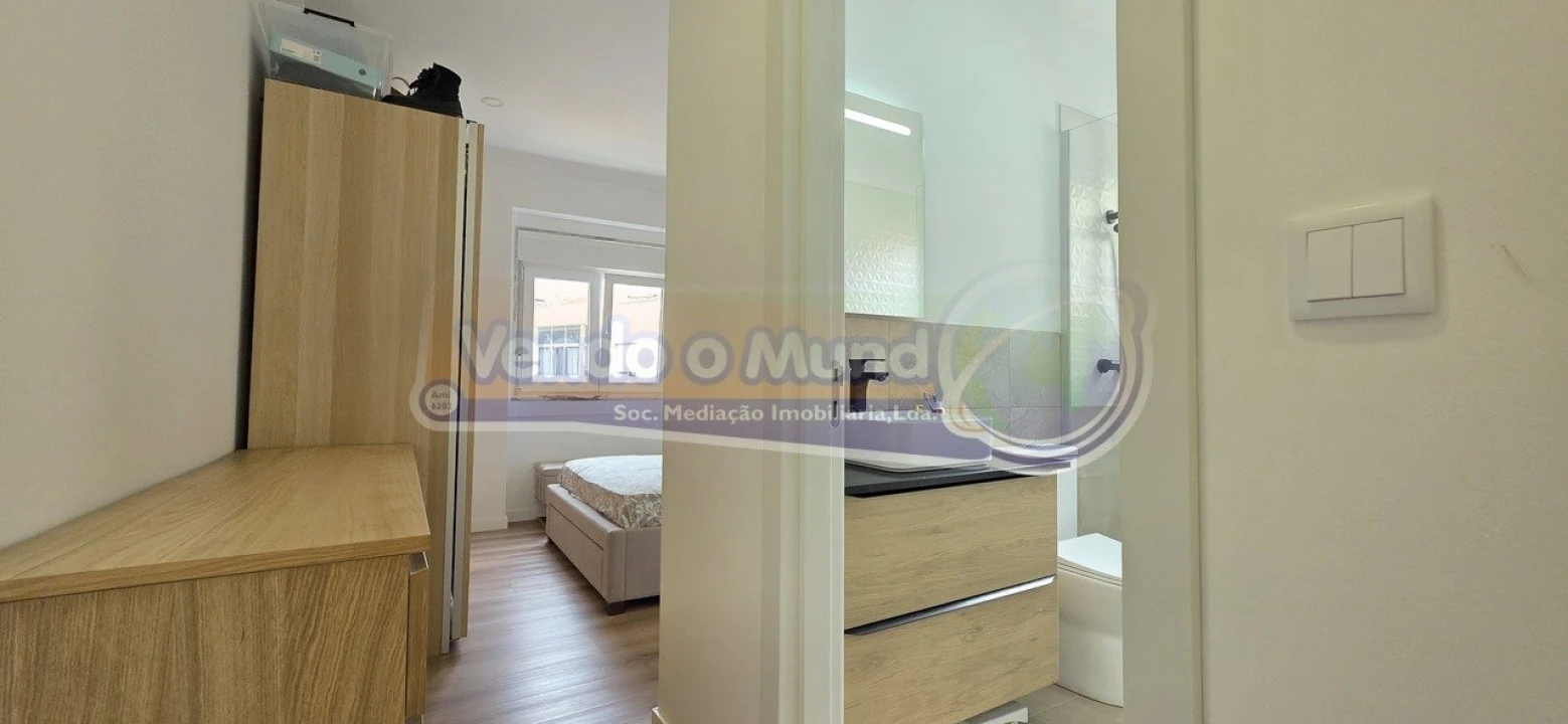 Apartamento T1 para Venda em Póvoa de Santa Iria e Forte da Casa Foto 16
