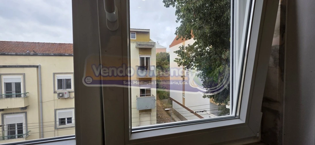 Apartamento T1 para Venda em Póvoa de Santa Iria e Forte da Casa Foto 6