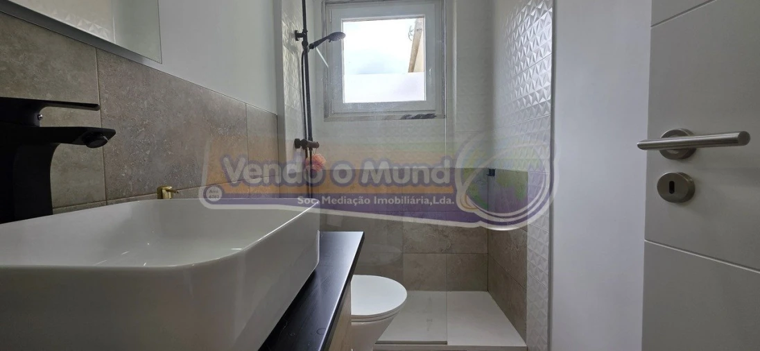 Apartamento T1 para Venda em Póvoa de Santa Iria e Forte da Casa Foto 18