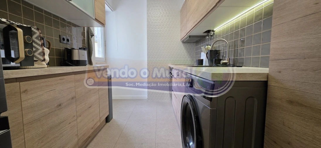 Apartamento T1 para Venda em Póvoa de Santa Iria e Forte da Casa Foto 9