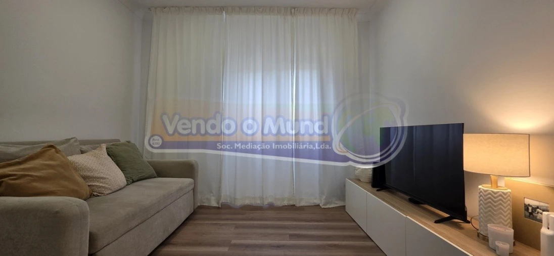 Apartamento T1 para Venda em Póvoa de Santa Iria e Forte da Casa Foto 4