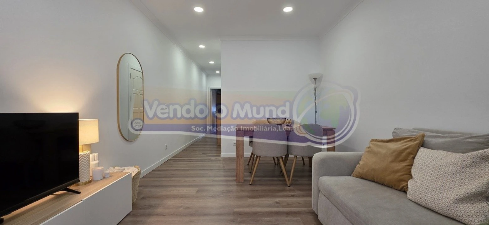 Apartamento T1 para Venda em Póvoa de Santa Iria e Forte da Casa Foto 1