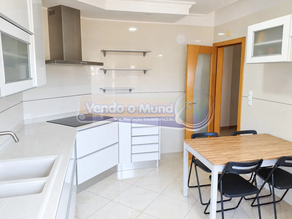 Moradia T4 para Venda em Vila Franca de Xira Foto 6
