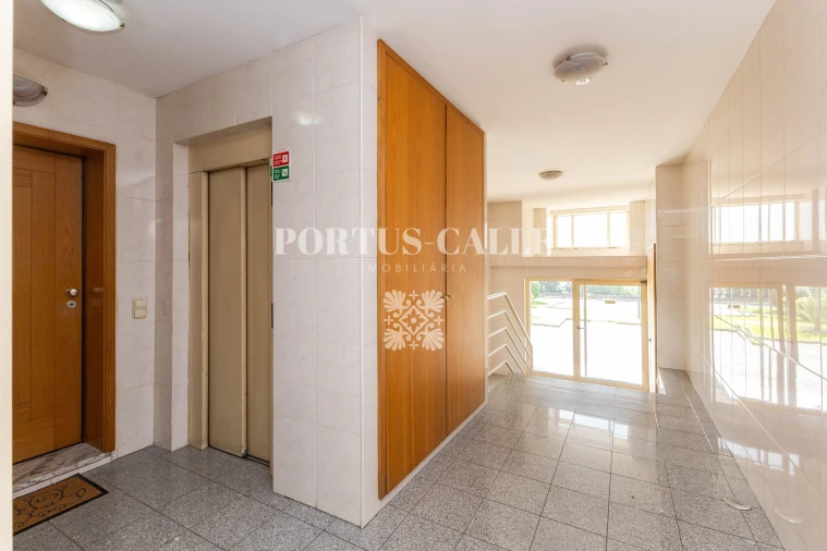 Apartamento T2 para Venda em Pedroso e Seixezelo Foto 3