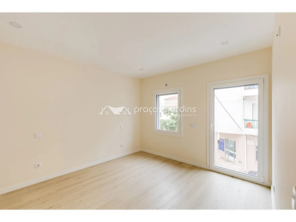Apartamento T2 para Venda em Coimbrão Foto 7