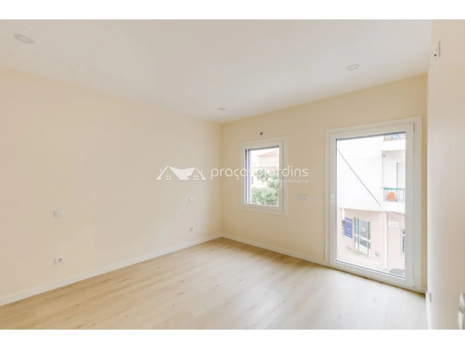 Apartamento T2 para Venda em Coimbrão Foto 7