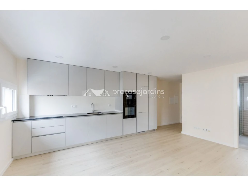 Apartamento T2 para Venda em Coimbrão Foto 1