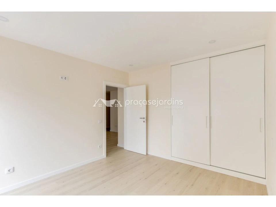 Apartamento T2 para Venda em Coimbrão Foto 8