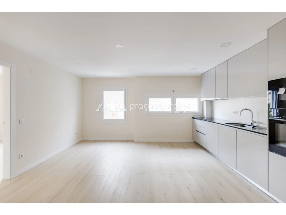 Apartamento T2 para Venda em Coimbrão Foto 3