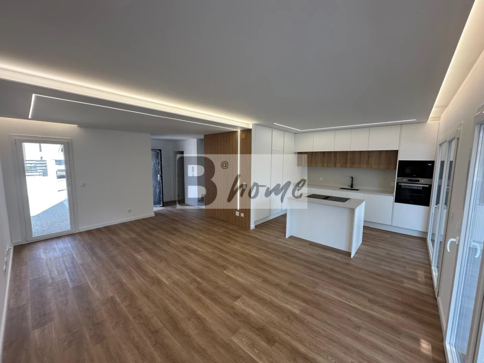 Moradia T3 para Venda em Charneca de Caparica e Sobreda Foto 2