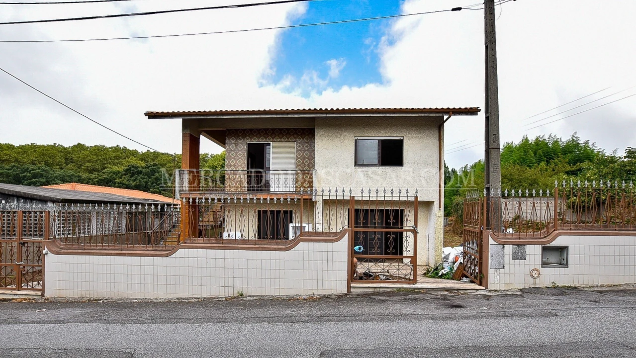 Moradia T4 para Venda em Santa Maria de Lamas Foto 5