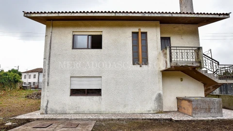 Moradia T4 para Venda em Santa Maria de Lamas