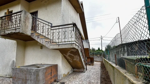Moradia T4 para Venda em Santa Maria de Lamas