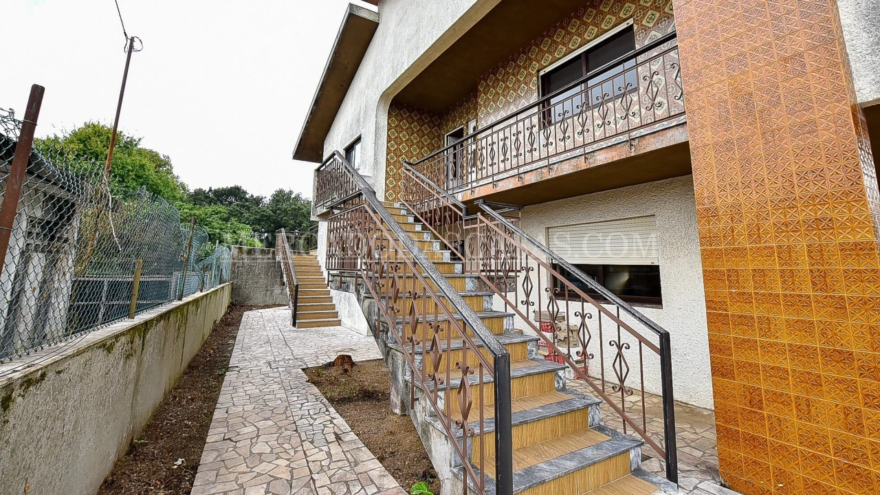 Moradia T4 para Venda em Santa Maria de Lamas Foto 2
