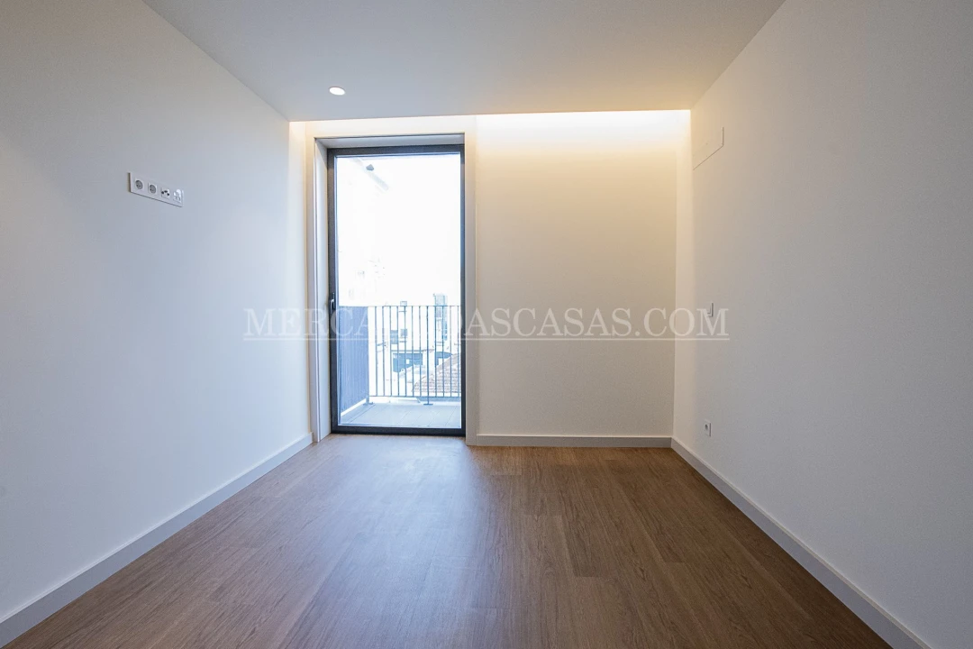 Apartamento T2 para Venda em Espinho Foto 9