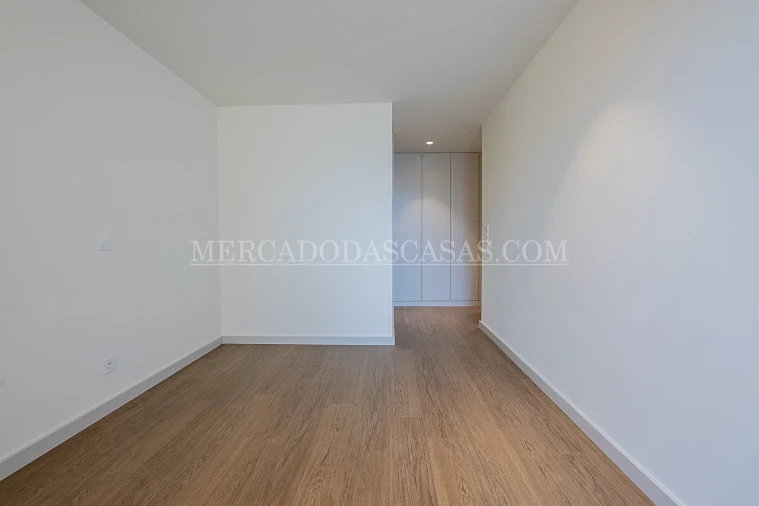 Apartamento T2 para Venda em Espinho Foto 8