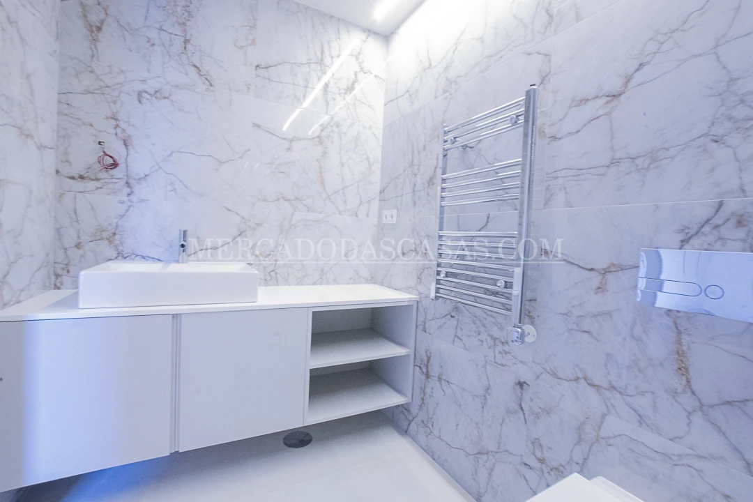 Apartamento T2 para Venda em Espinho Foto 3